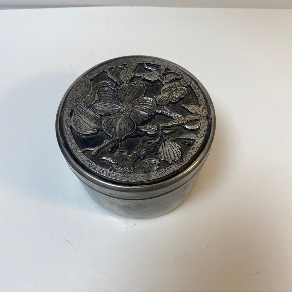 Pewter round trinket box by metzke inc Flower Design